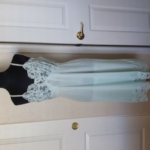 Vanity Fair Ladies Full Slip 100% Nylon Sz 36